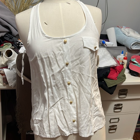 White top - Picture 3 of 3